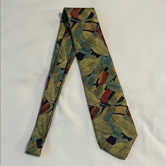 Loris Azzaro Other - Elegant Green and Red Patterned Men's Tie